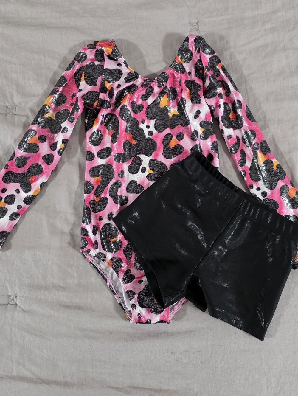Toddler Girls Long Sleeve Leotard and Black Gymnastic Shorts Set 3-4T